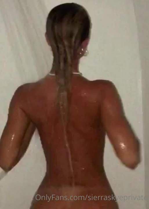 Sensational Sierra Skye clips