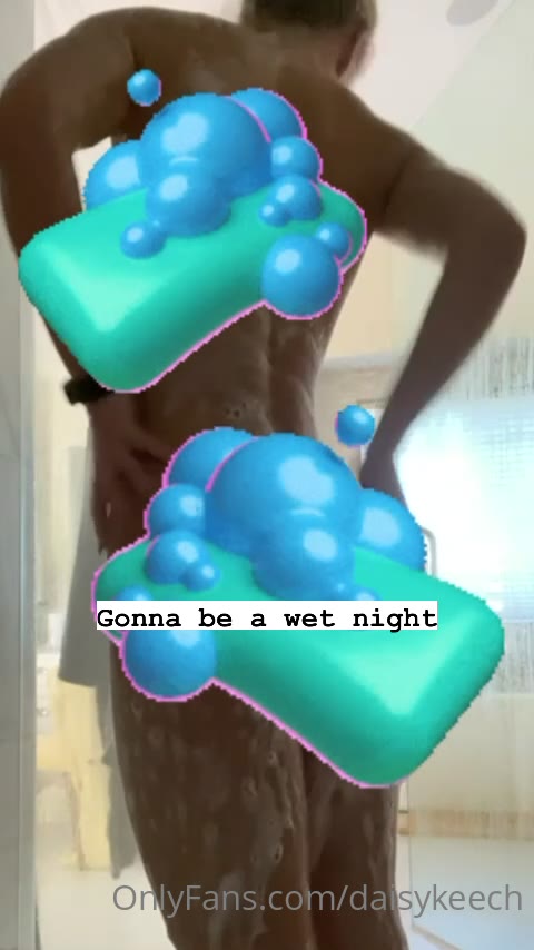 Daisy Keech joi Epic