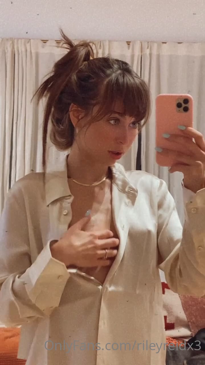 Rileyreid camgirl Exposed