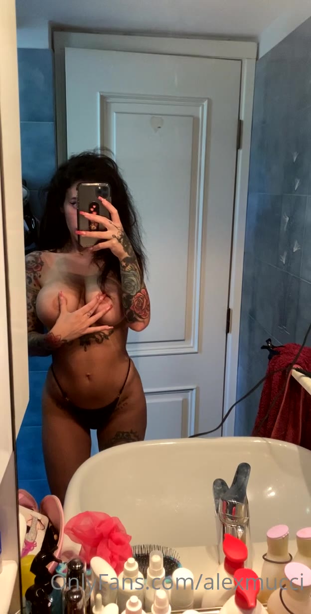 Alex Mucci nude boobs  Vid