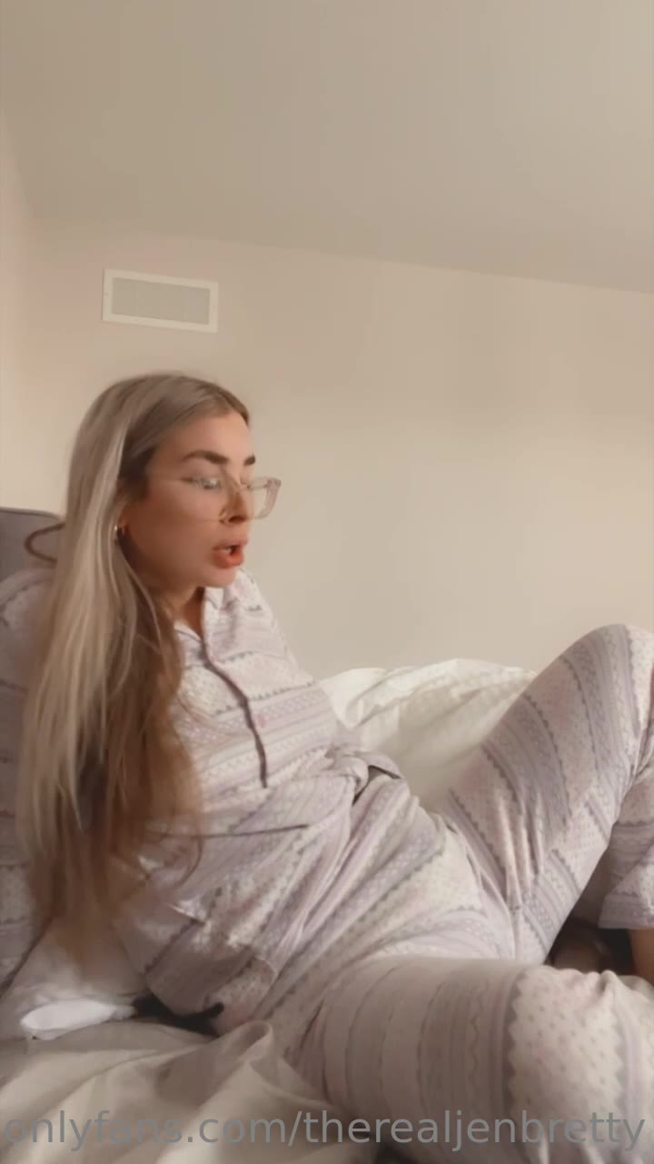 Sensational cougar TheRealJenBretty Leak exposed video full