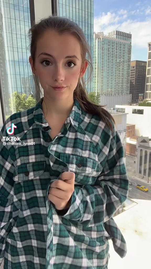 Chelsea Lynn bg  VIDFULL