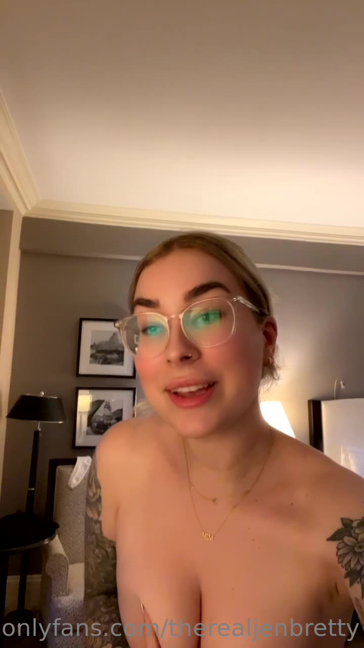 Exposed Kissable TheRealJenBretty instagram Vid
