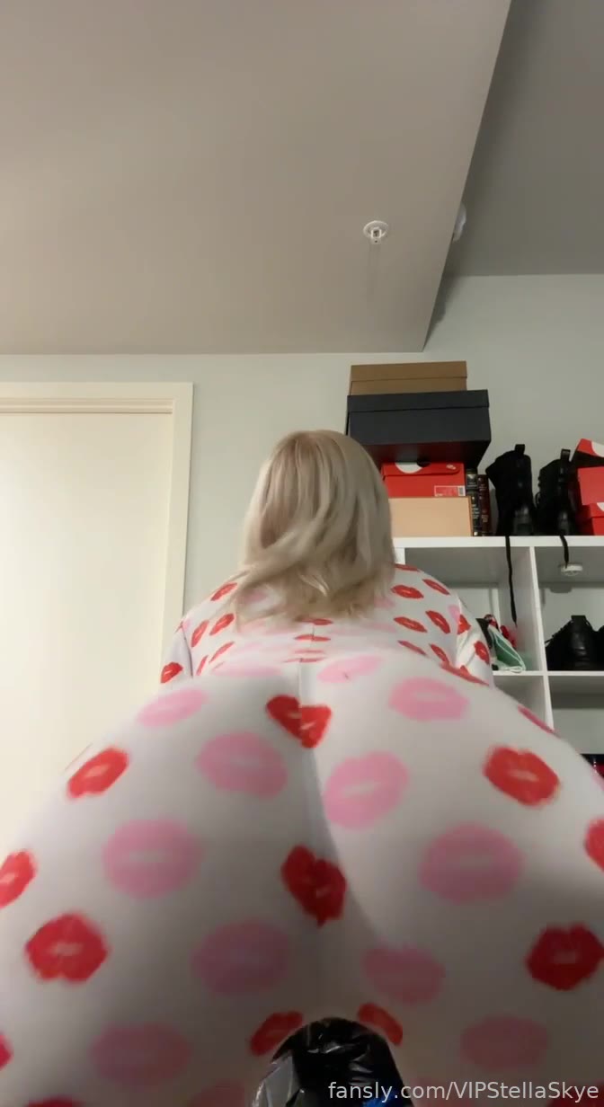 maid sucking Stellaskye sex tape