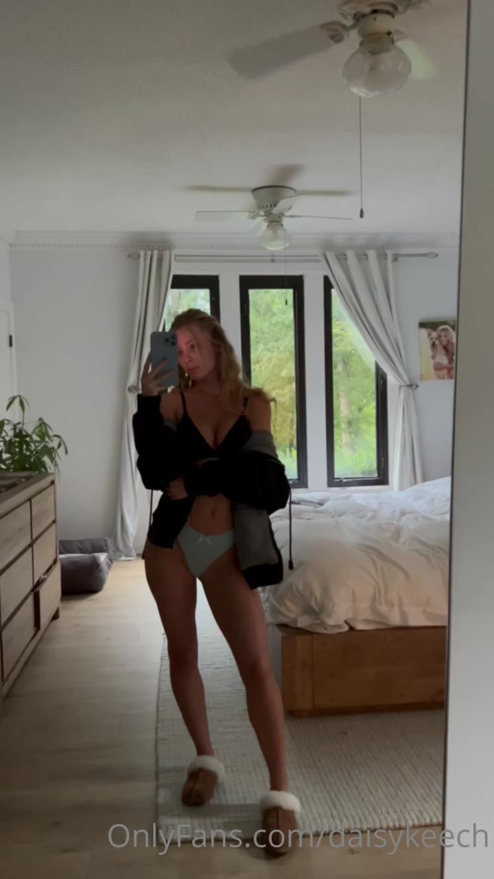 Epic corrupt Daisy Keech nude boobs