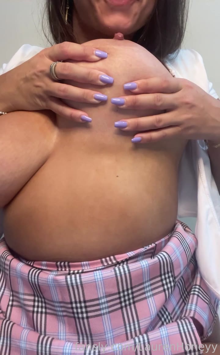 Sensational LaurenHoneyy tits