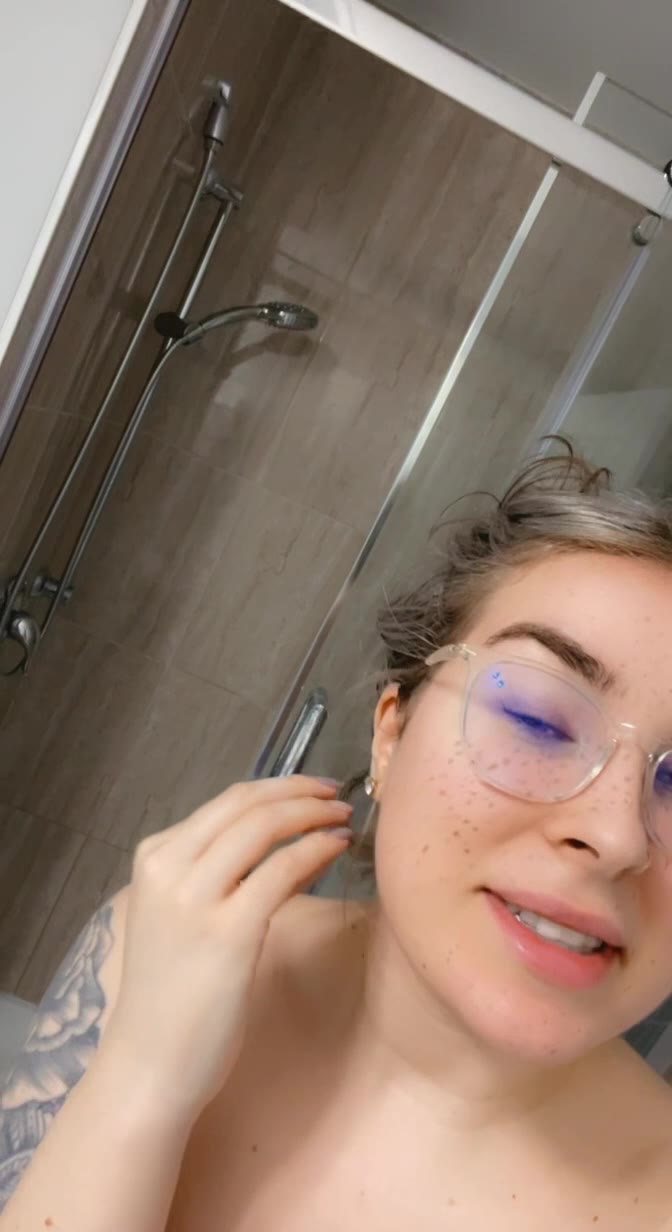 TheRealJenBretty Nude leak