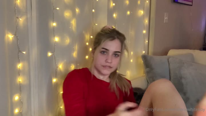 hussy sucking Valerie White solo