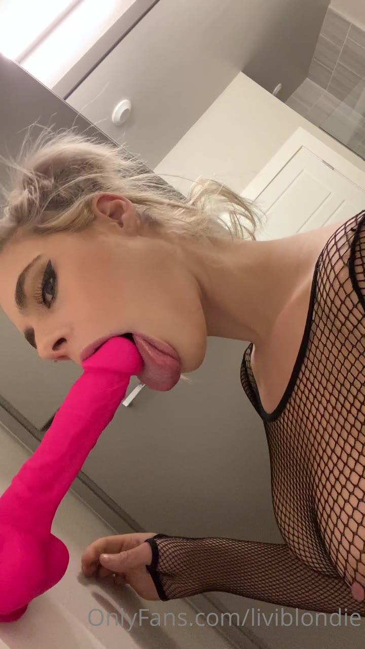 Livi Blondie Blowjob 2024