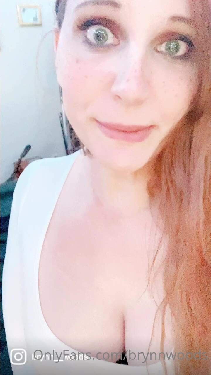 Waitress Brynn Woods Nude OF