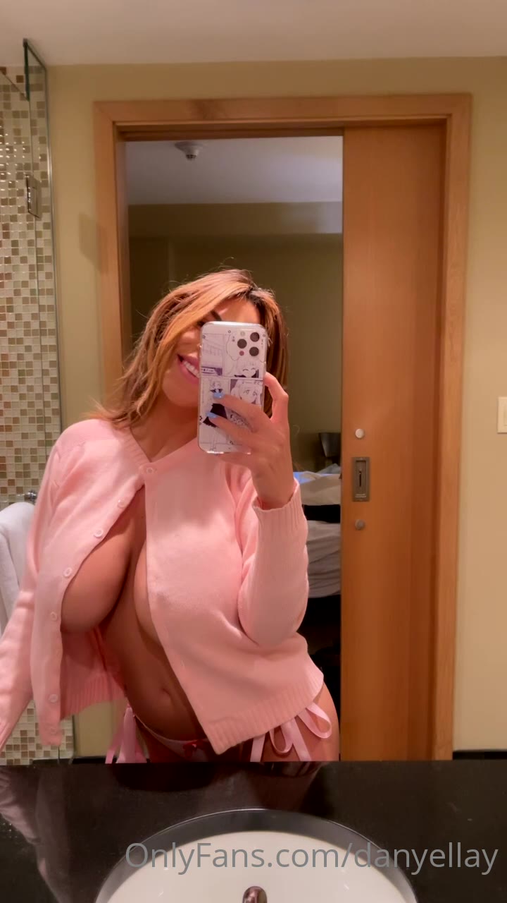 Danielley Ayalaa Squealing High Definition