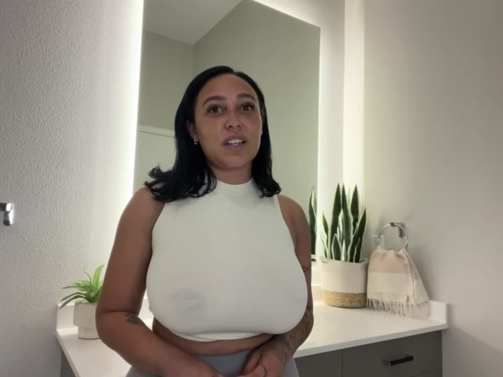 Emily Cheree – Enchanting Thrills Behind the Scenes