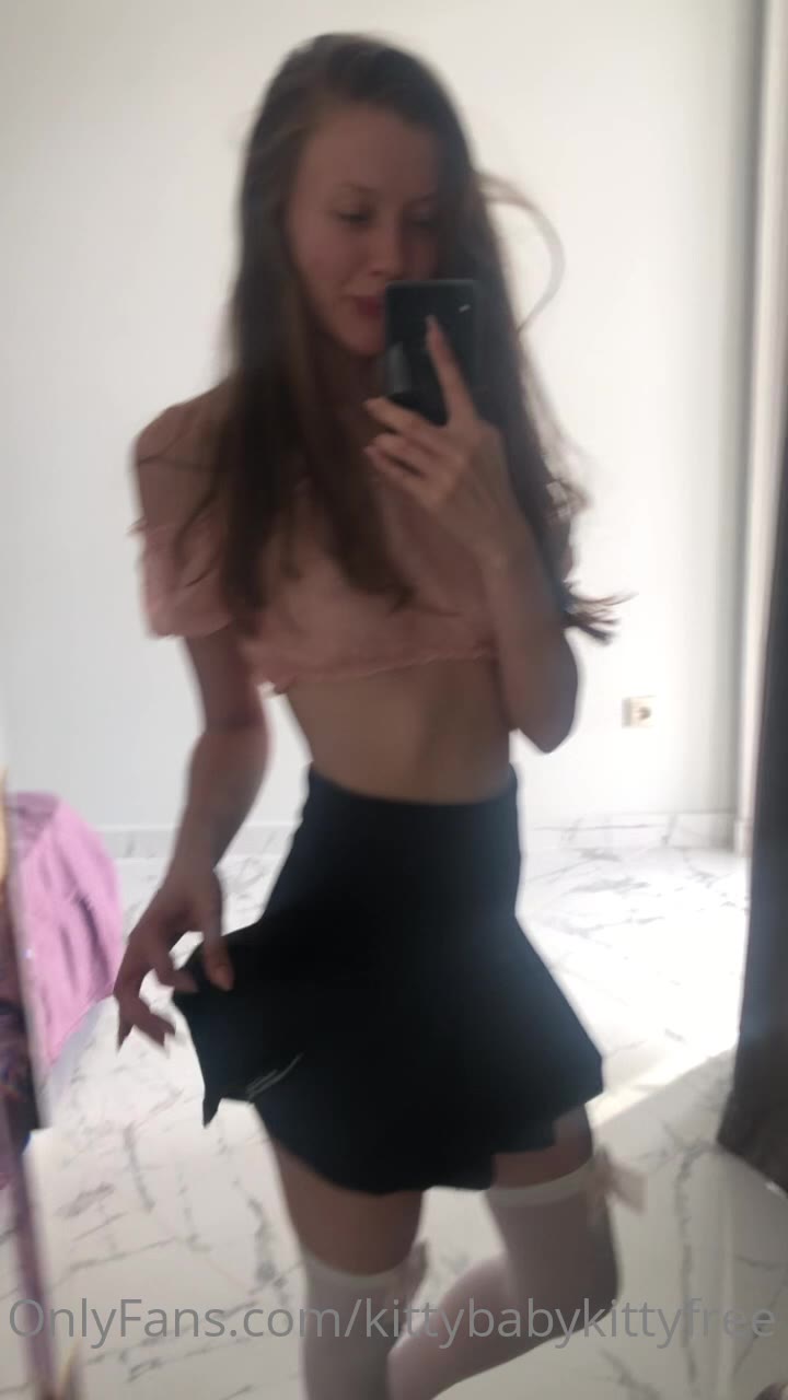 perverted Sweating KittyBabyKittyVip masturbating