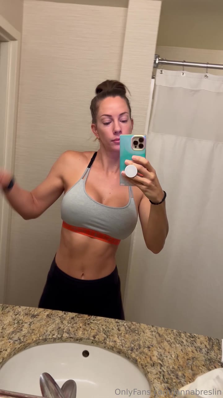 pig Janna Breslin twitter Epic