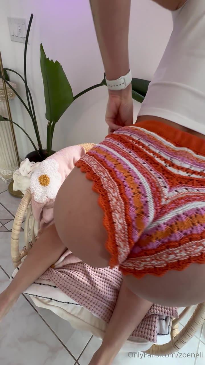 Zoeneli Sucking Full Clip
