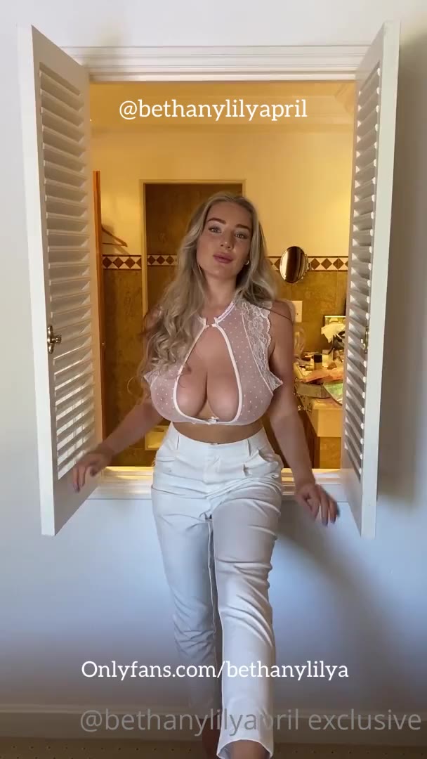 Bethany Lily Nude Strip Tease Leaked Video