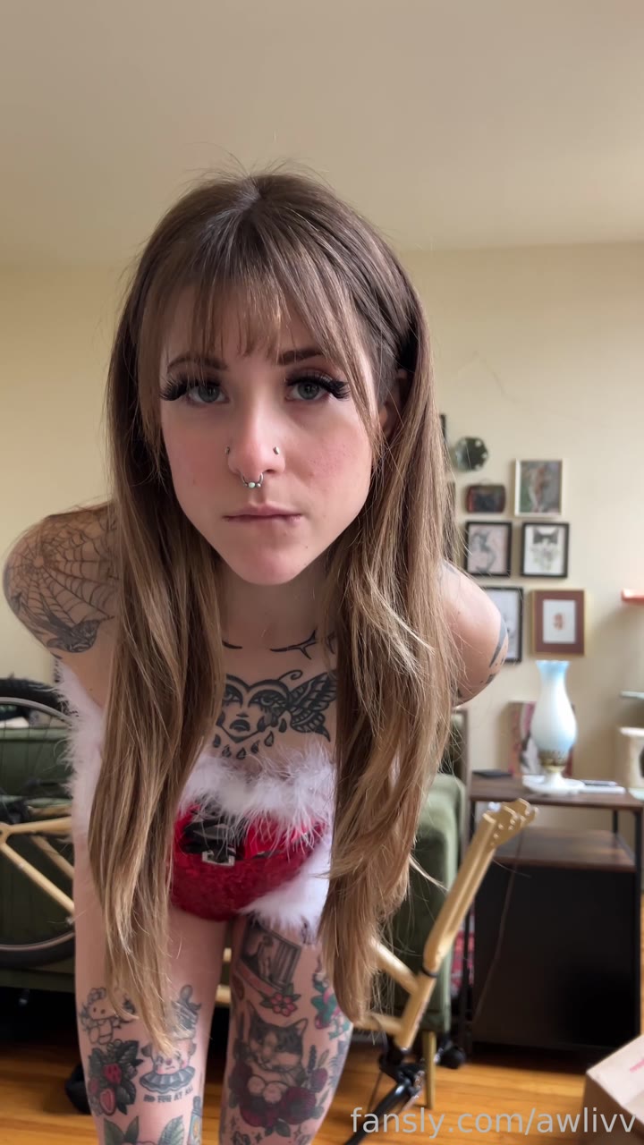 Awlivv Moaning Full Clip