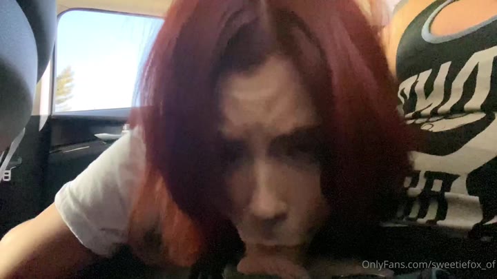 Sweetie Fox Handjob Ultra HD Video