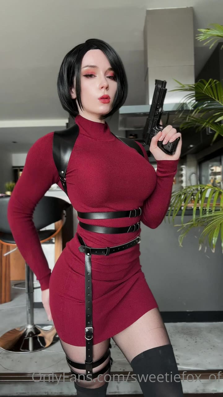 Sweetie Fox Quivering Quietly Full Video