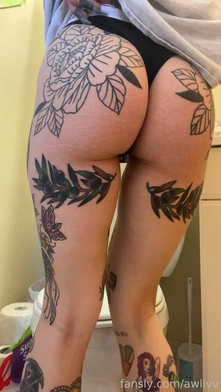 Hottie Awlivv Blowjob