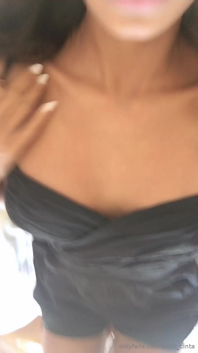 Epic Putri Cinta Naked