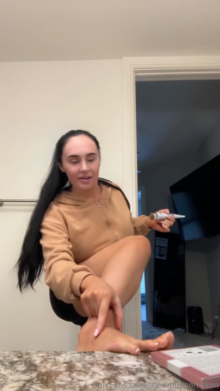 Attractive Emily Norman Leak Exposed