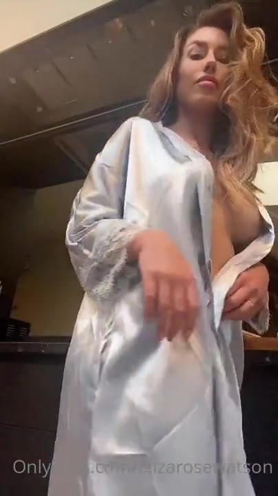 Eliza Rose Watson Counter Top Pussy Tease Leaked Video