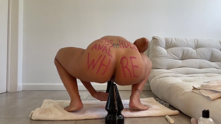 Nicole Belle – XXL Buttplug Anal Destruction