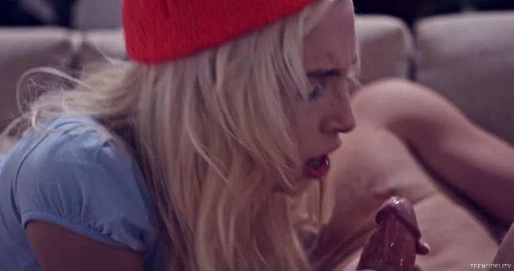 Pervert Dripping Piper Perri Nude Leak