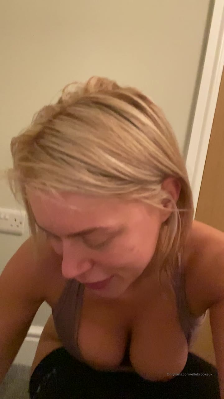 Elle Brooke Leak
